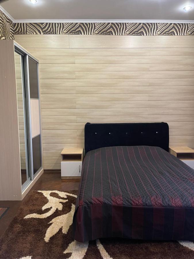 Ferienwohnung Apartament On Gagarin Avenue Kiew Exterior foto