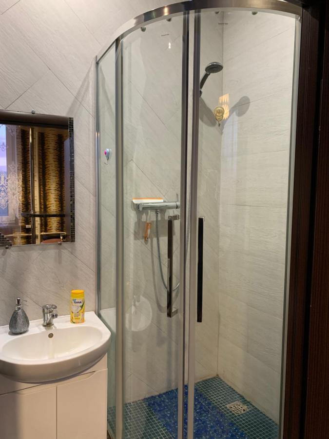 Ferienwohnung Apartament On Gagarin Avenue Kiew Exterior foto